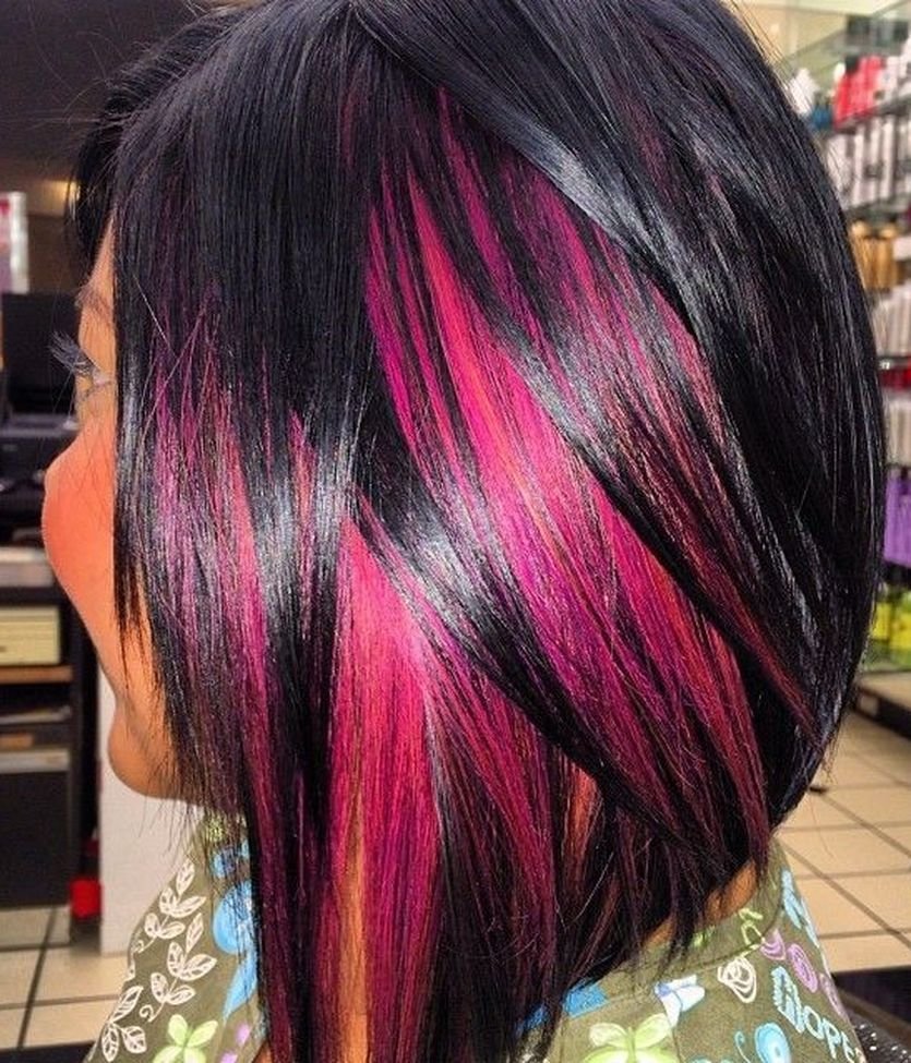 Бордовые волосы каре