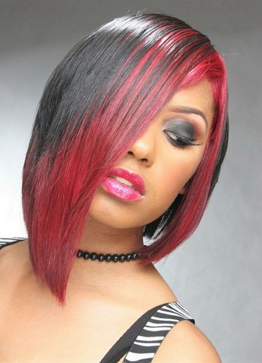 Каре с разноцветными прядями