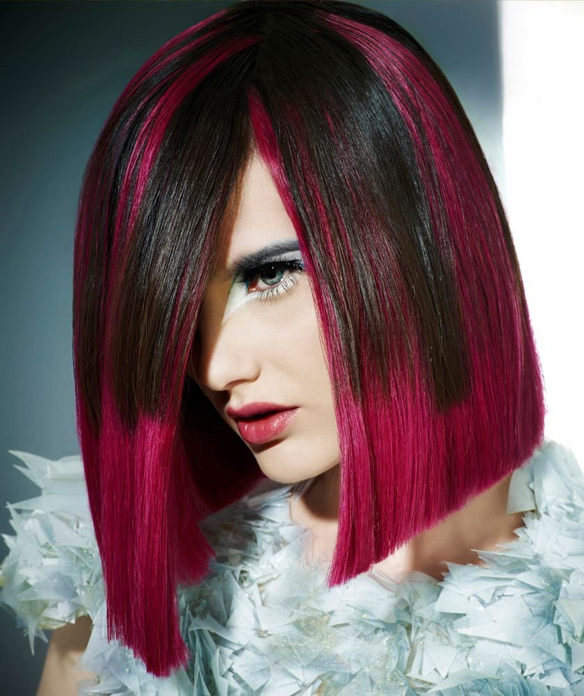 Розовые волосы каре