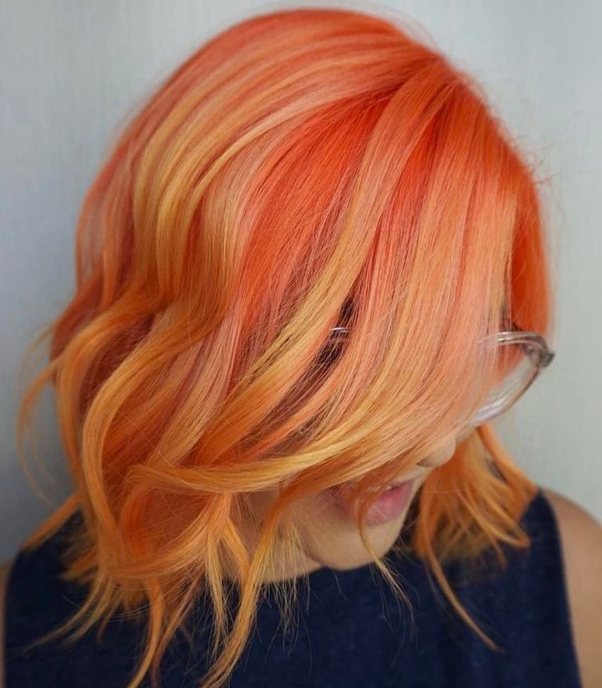Желто оранжевые волосы. Персиковый цвет волос. Рыже розовые волосы. Розово оранжевые волосы. Персиково рыжий цвет волос.
