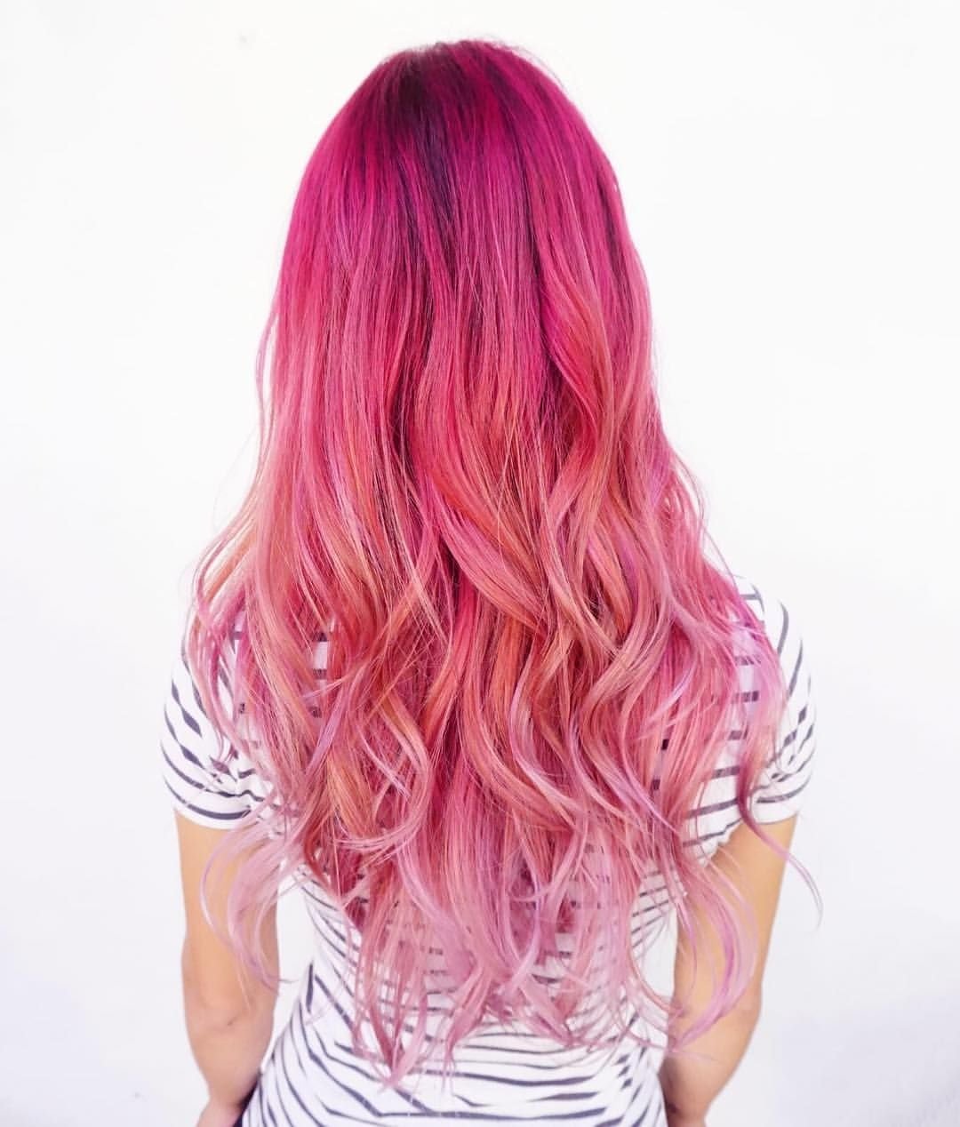 Думы о том, чтобы покрасить волосы в розовый