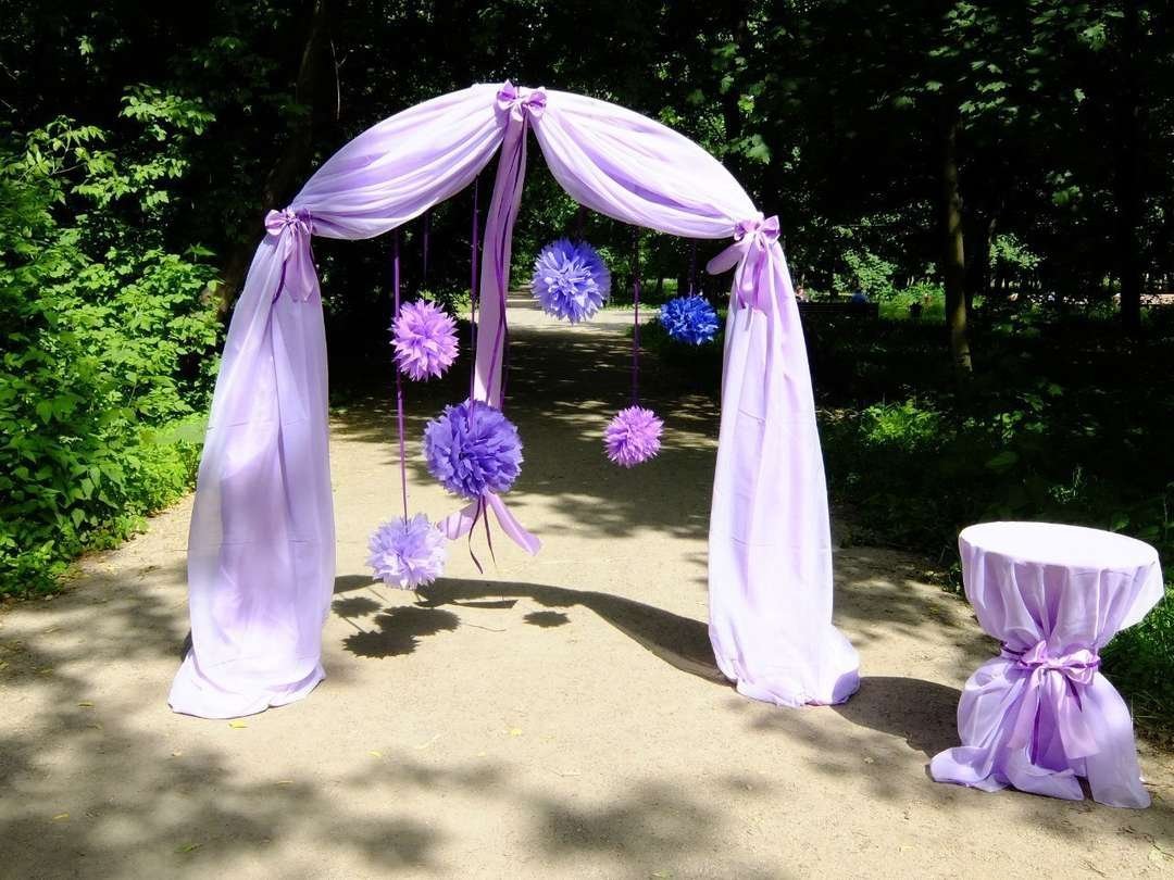 Оформление свадебной беседки шарами, недорого украсить беседку на свадьбу воздушными шарами