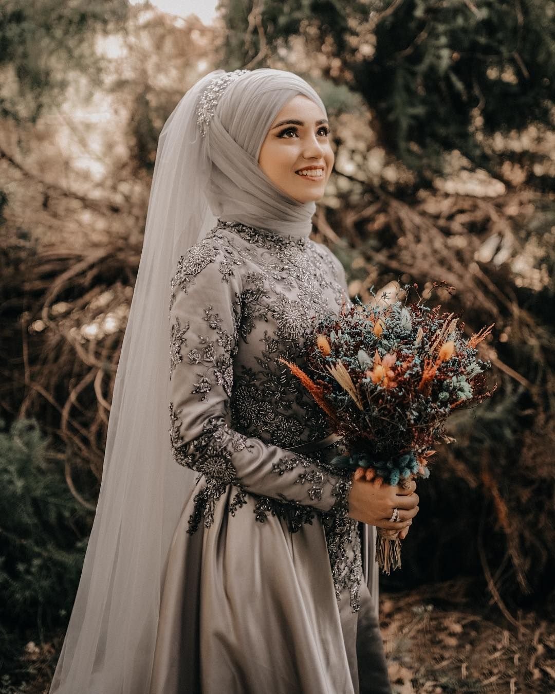 Мусульманская невеста. Свадебные платья хиджаб. Мусульманские Свадебные платья. Невеста в хиджабе.
