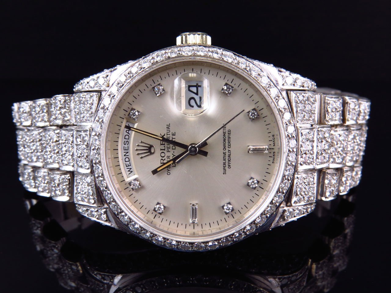 Часы ролекс с бриллиантами. Бриллиантовые часы ролекс. Бриллиантовые часы Rolex. Часы Continental 8204 золото с бриллиантами.