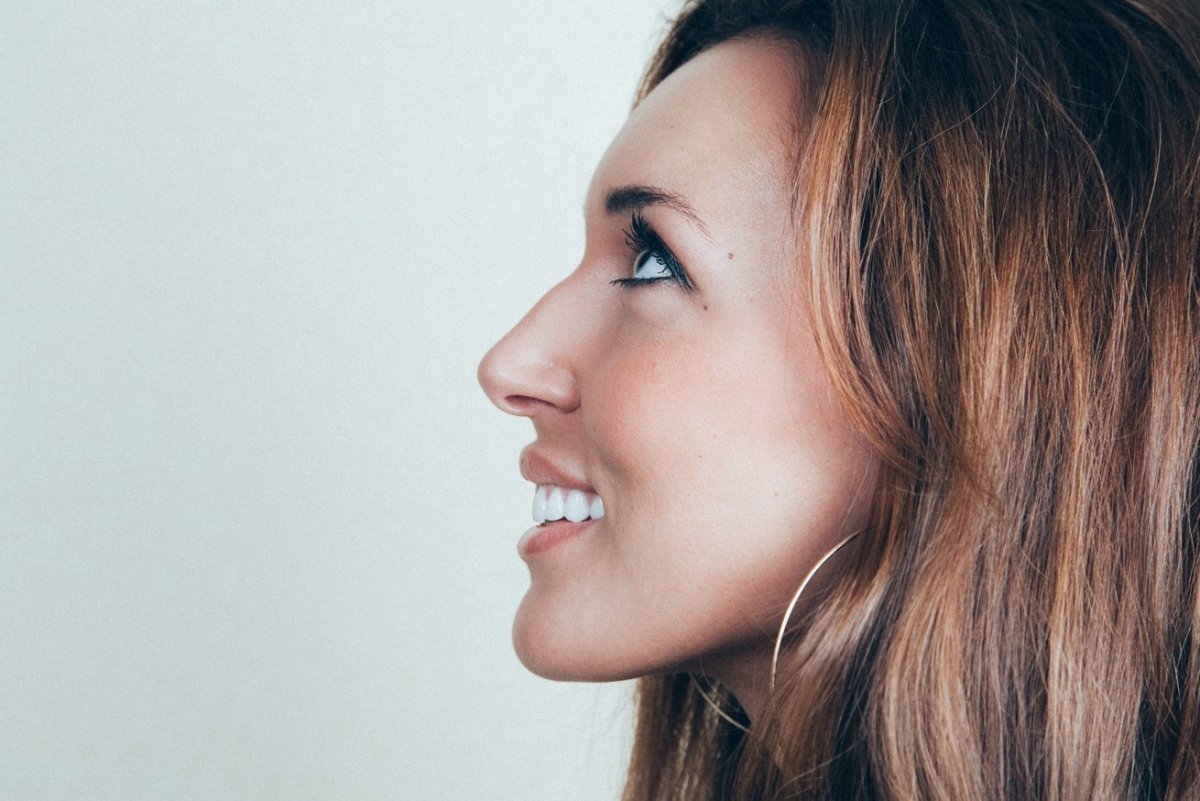 Красивые девушки с горбинкой на носу