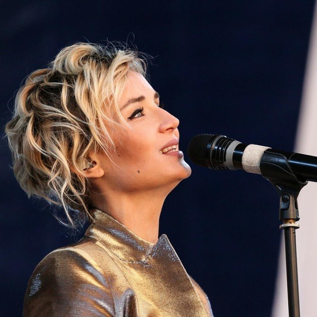 Новая прическа полины гагариной