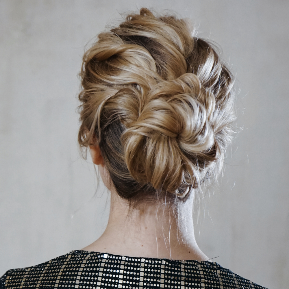 Собранные прически на средние волосы