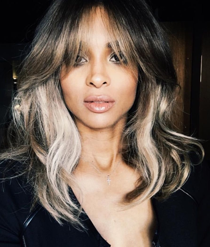 Сиара с челкой