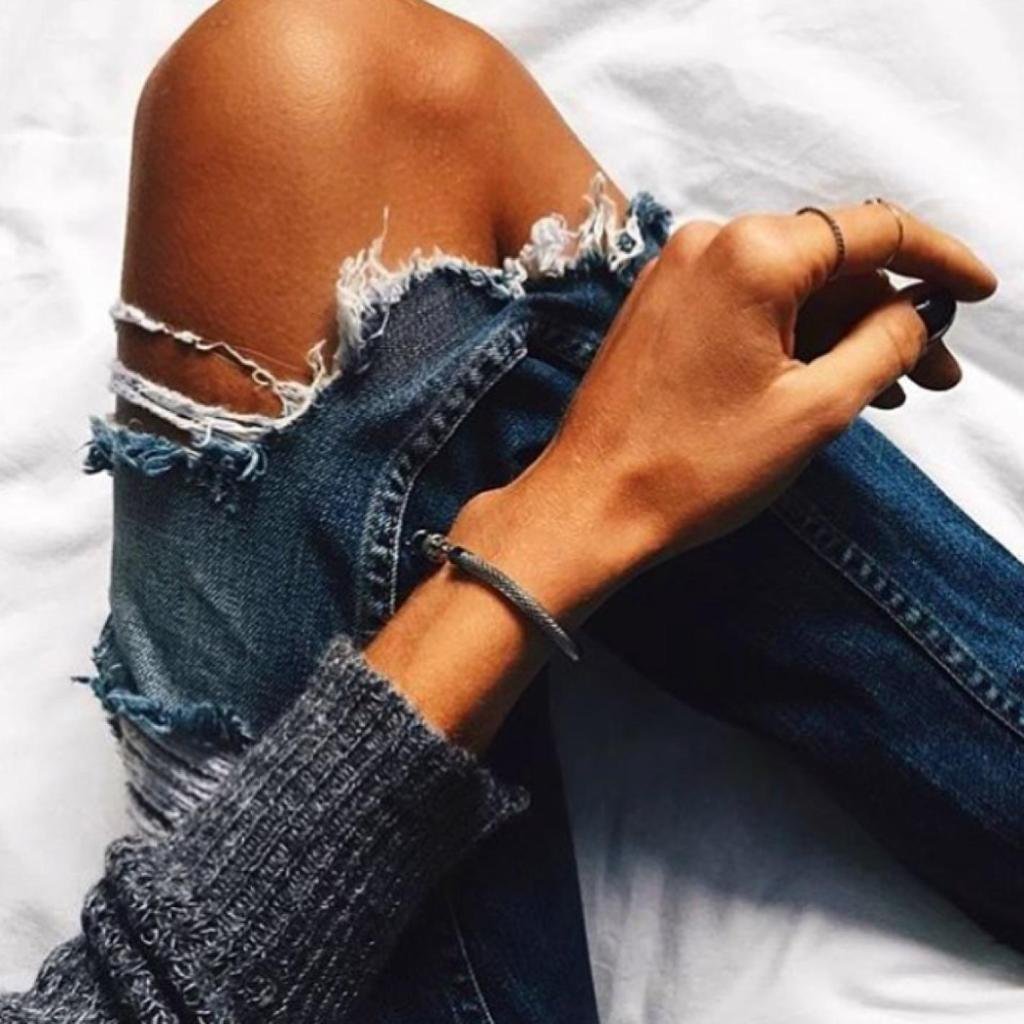 Джинсы с цепочкой