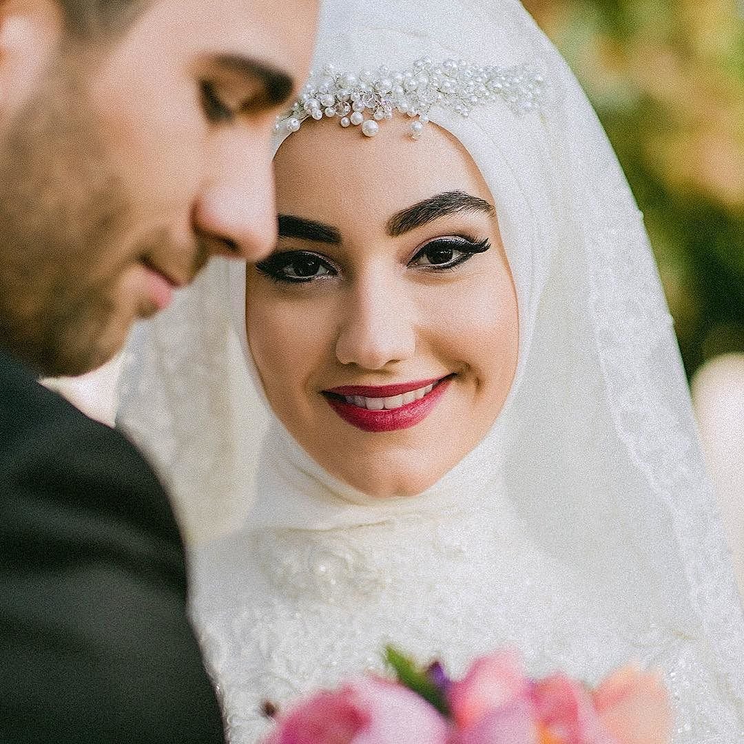 Мусульманский замуж. Свадьба мусульман. Свадьба в Исламе. Мусульманские жених и невеста. Мусульманская свадьба в мечети.