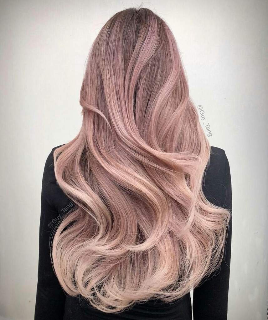 Пепельно-розовый цвет волос