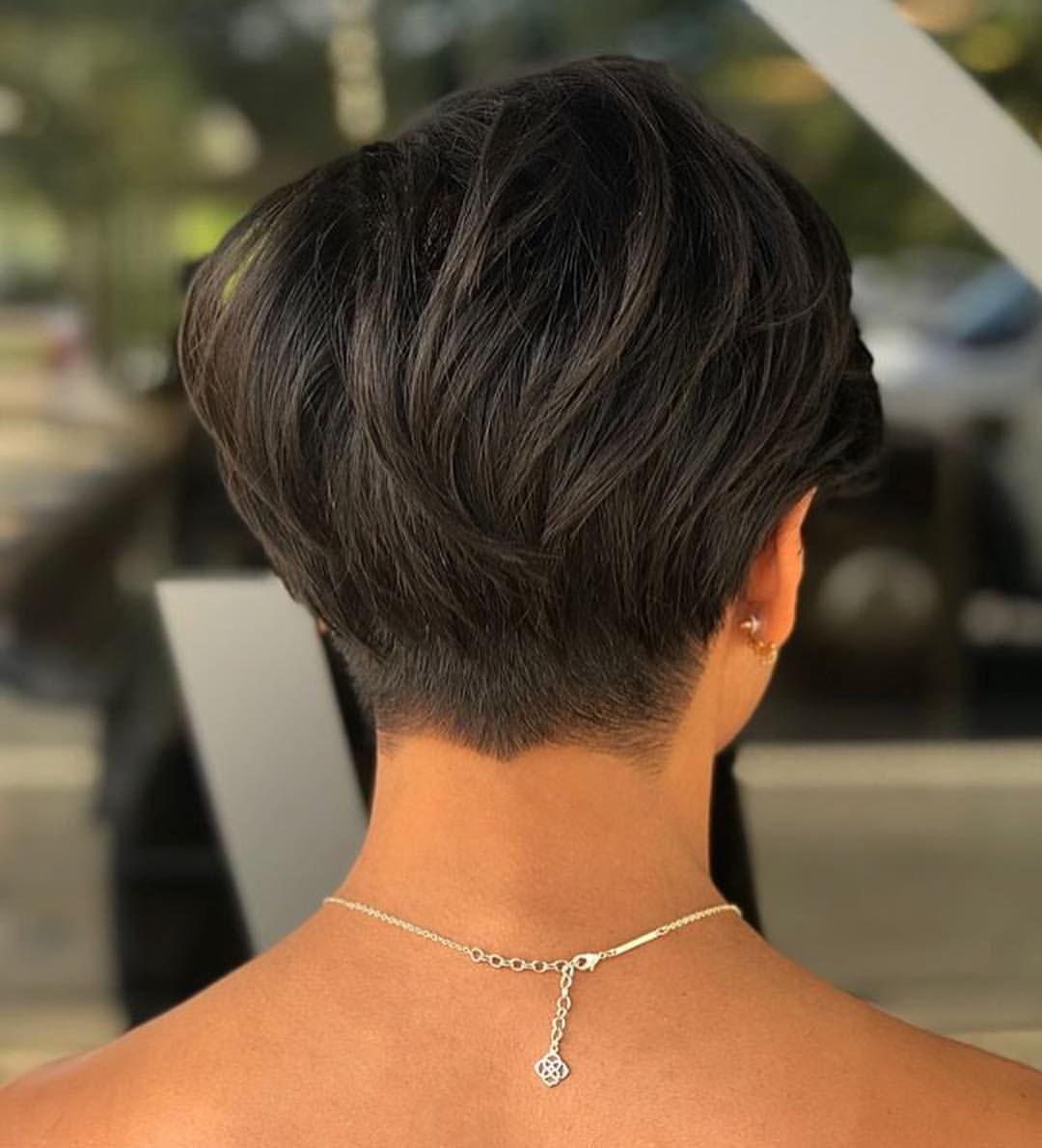 Укороченные стрижки для девушек