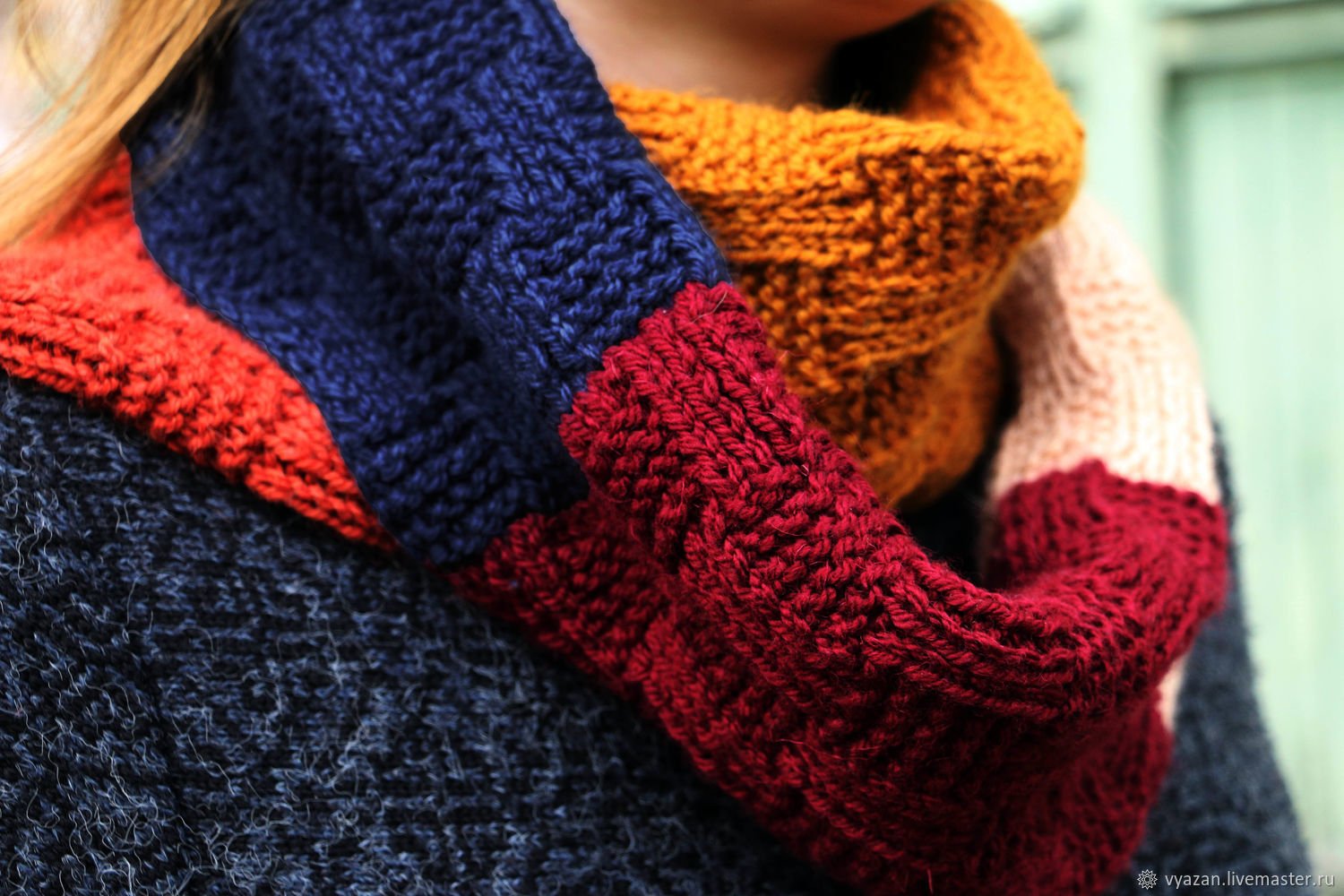 Цветной шарф. Разноцветный вязаный шарф. Теплый вязаный шарф. Длинный вязаный шарф. Цветной шарф спицами.