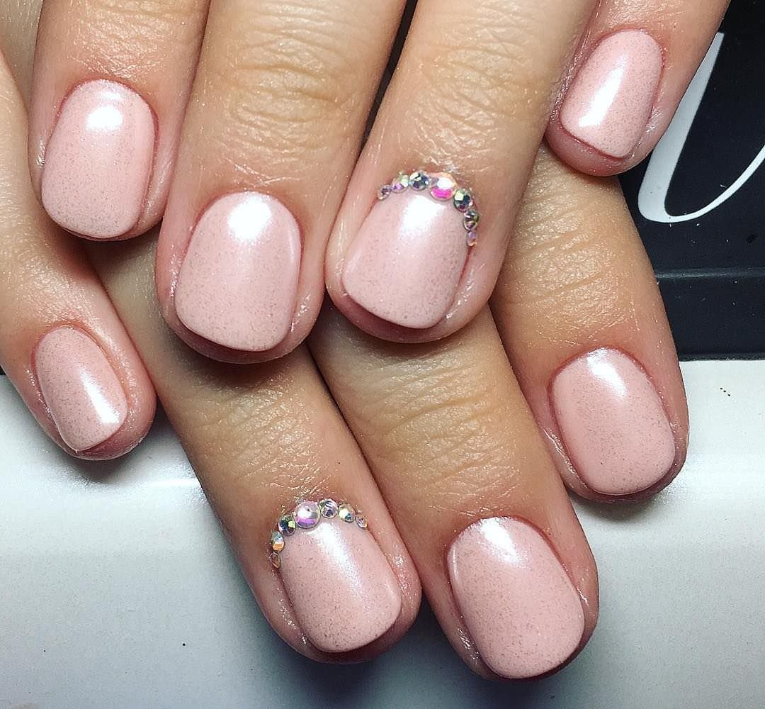 Шеллак на короткие ногти