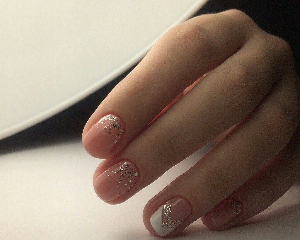 Нежный маникюр на маленькие ногти