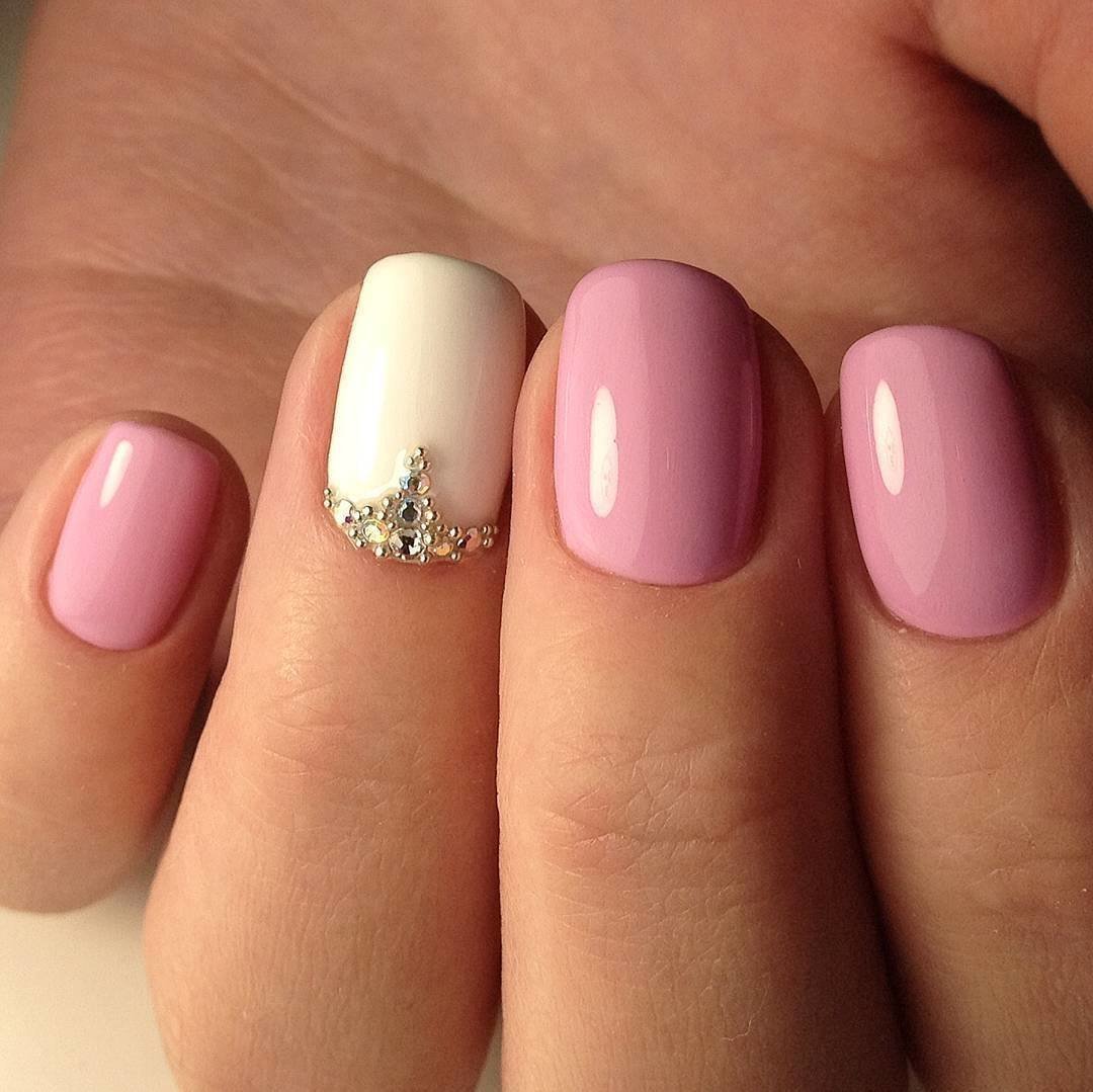 Нежно розовый маникюр