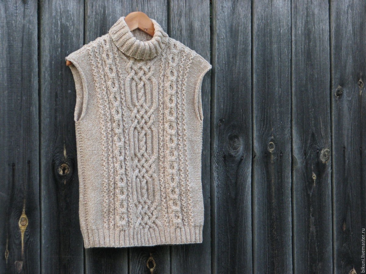 Вязаные жилеты для женщин спицами и крючком