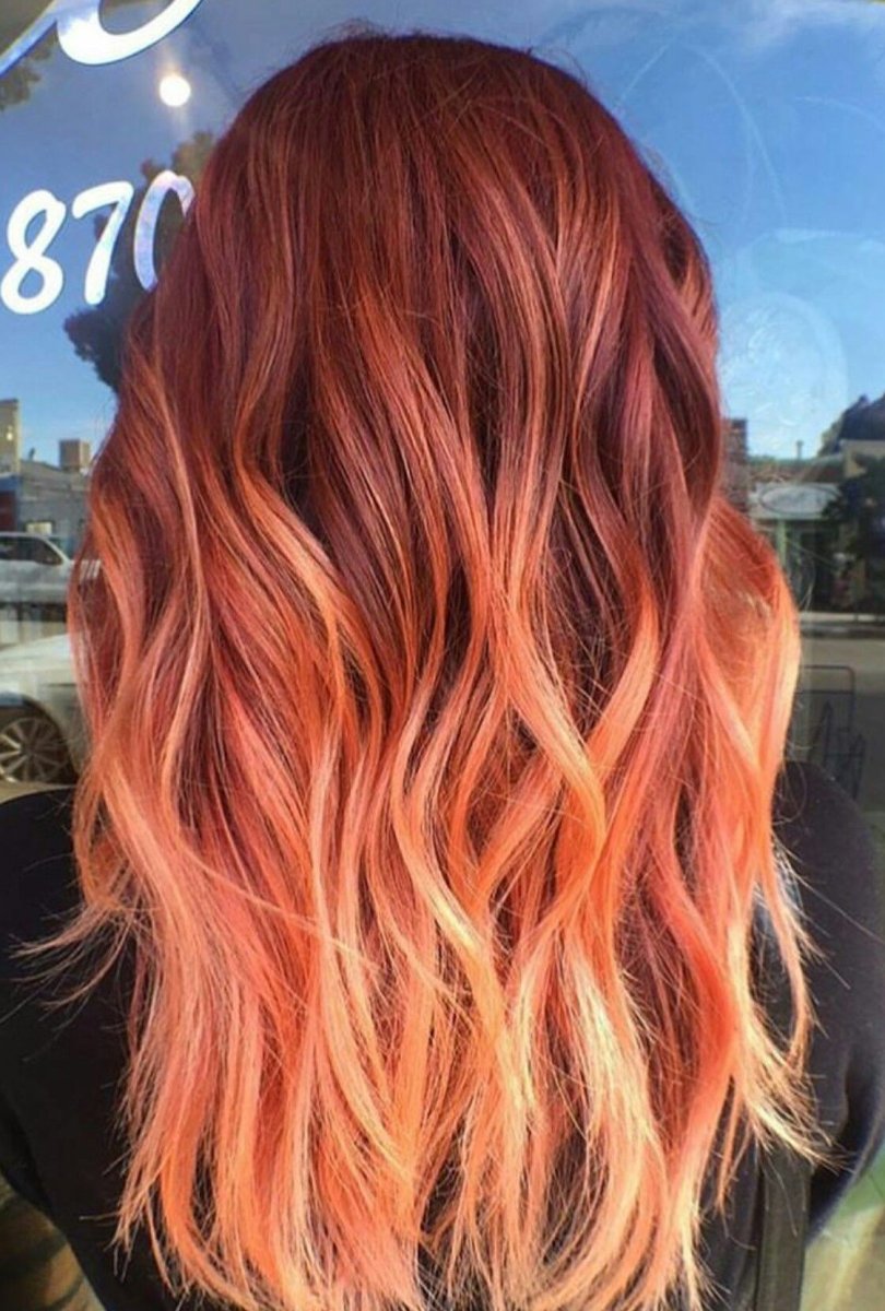 Рыжие кончики волос на темных волосах