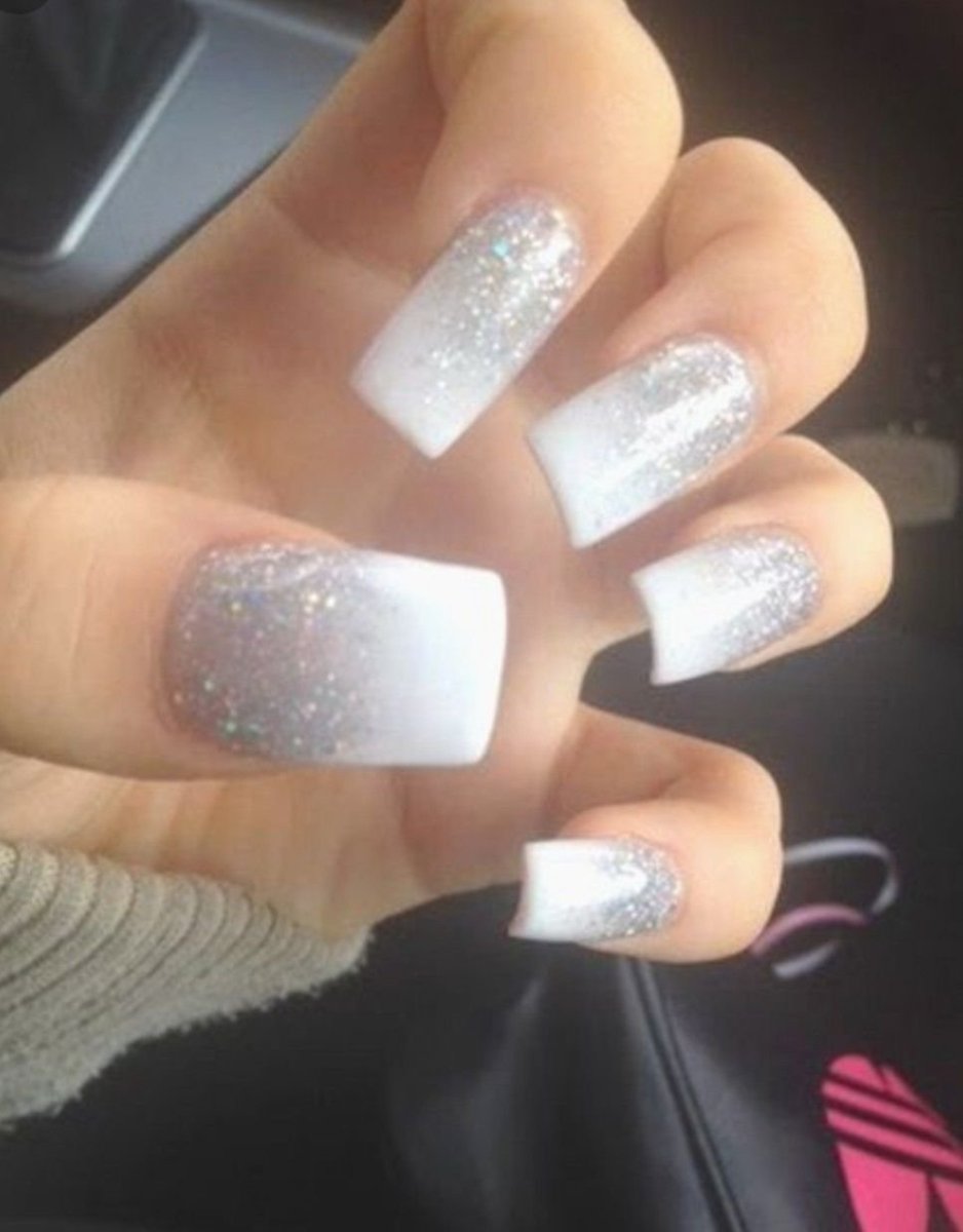 Маникюр с серебром