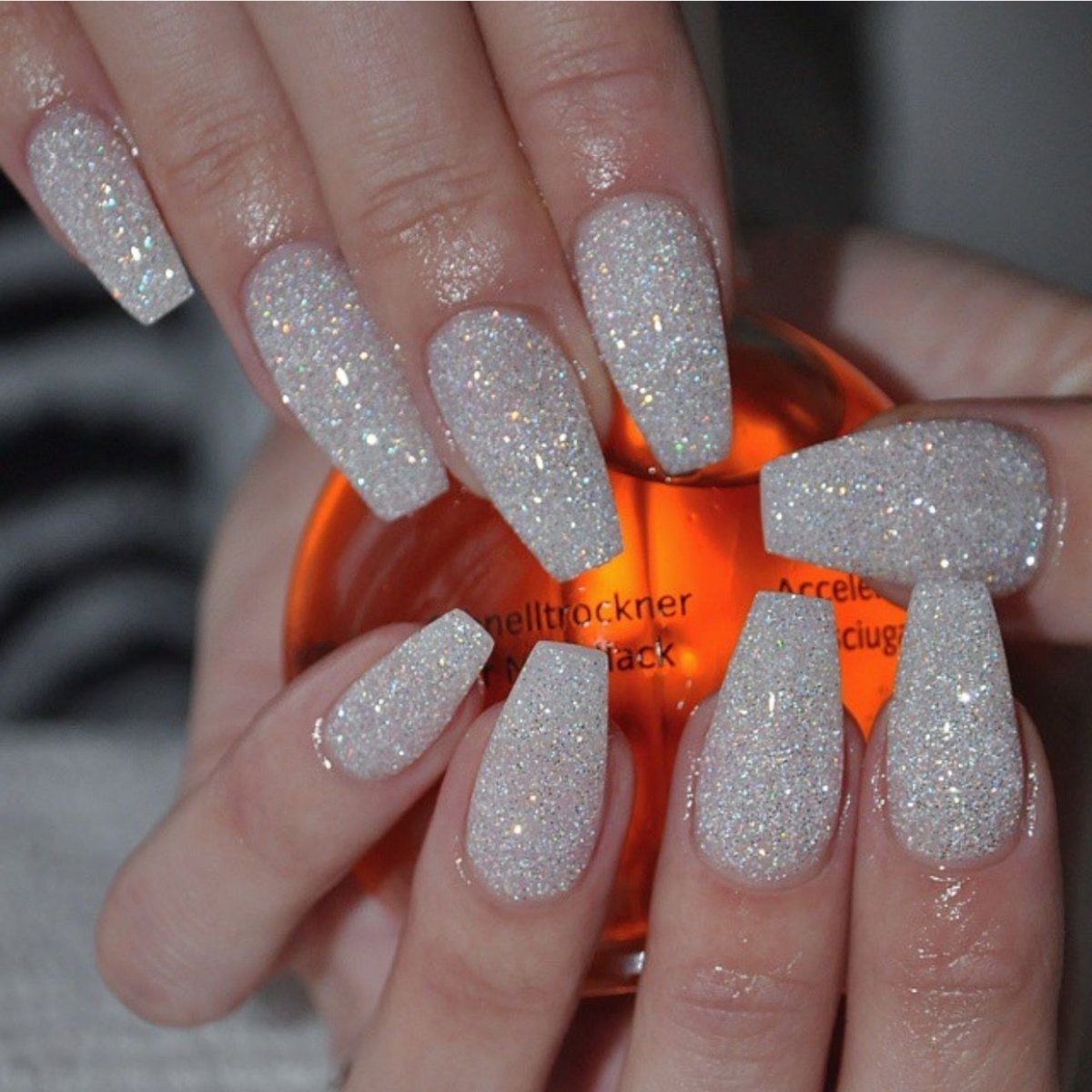 Гель лак белый с блестками