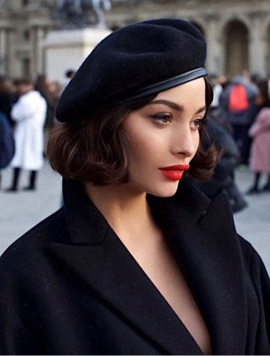 "Француженка в Чечне" (Михалкова ВИВИЕН)