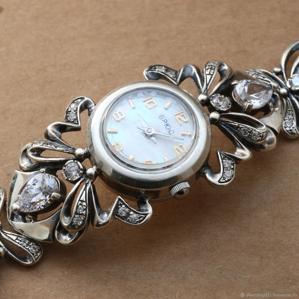 Часы Чайка серебряные женские