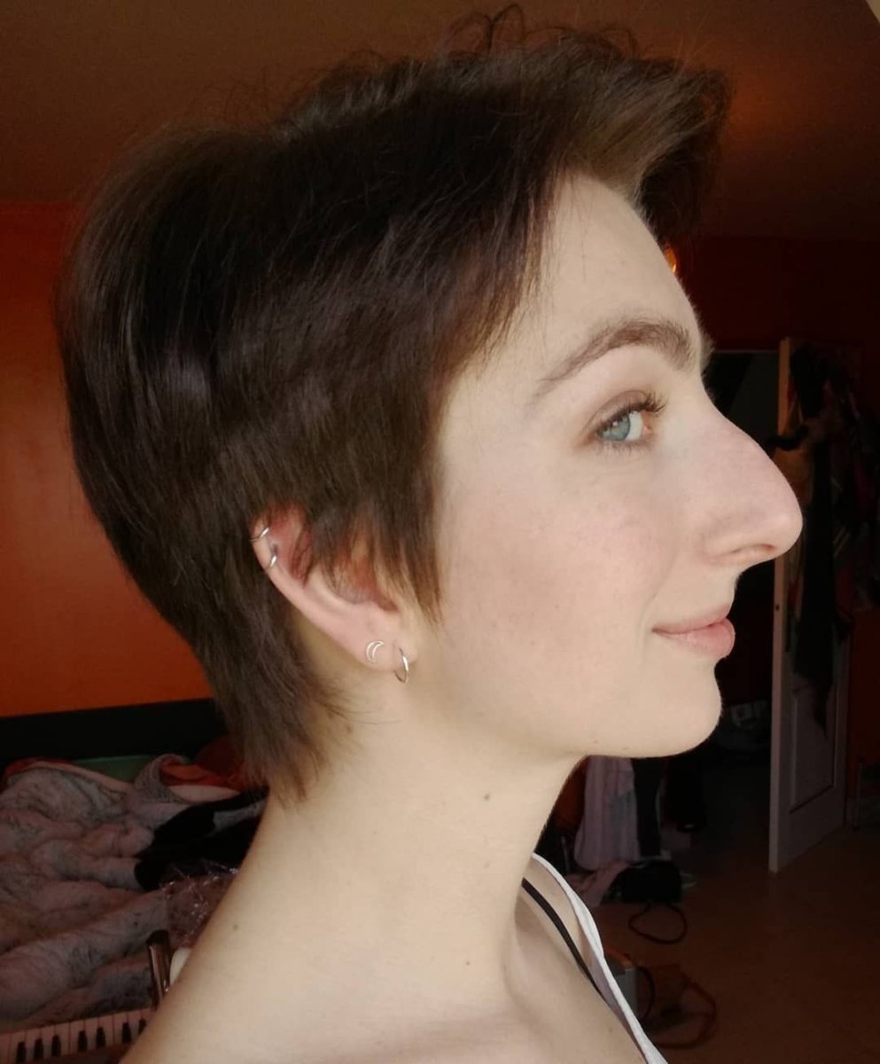 Жизель Бюндхен профиль носа