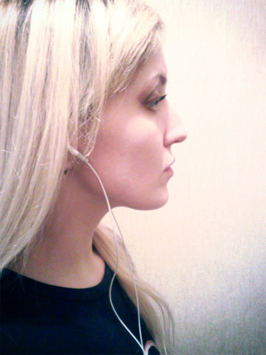 Нос с горбинкой