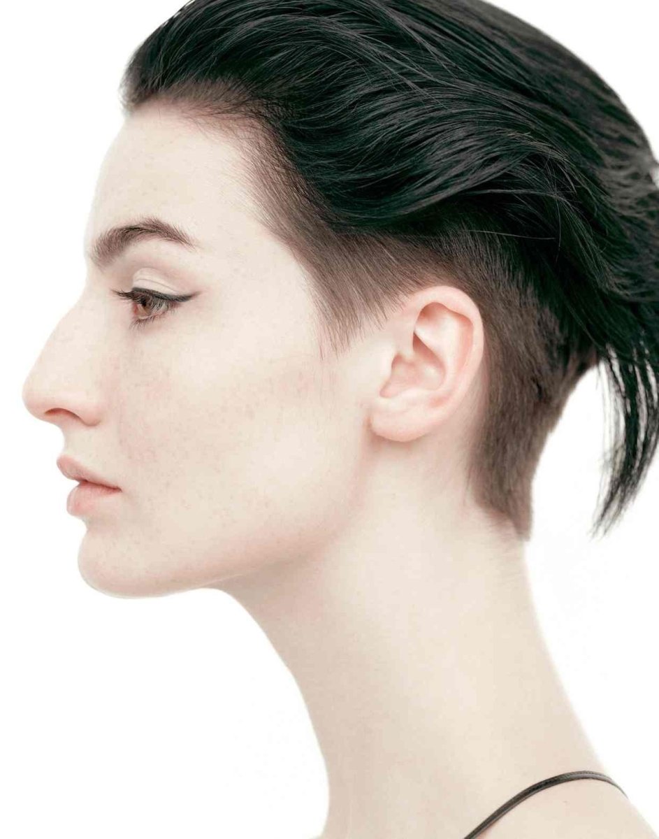 Прически для горбатого носа