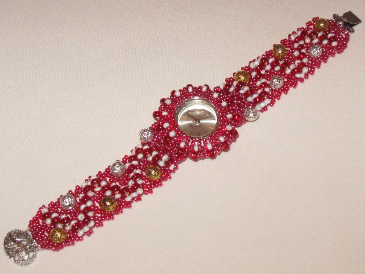 Часы из бисера