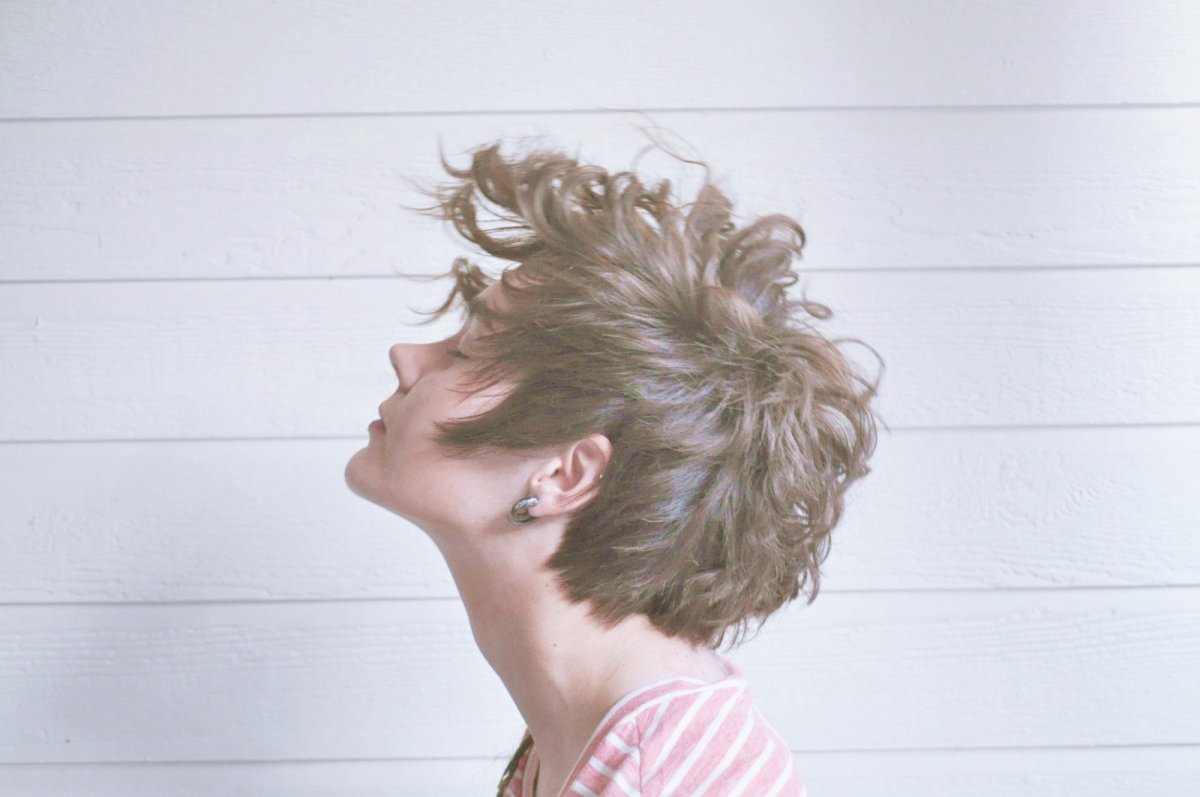 Взъерошенная прическа женская