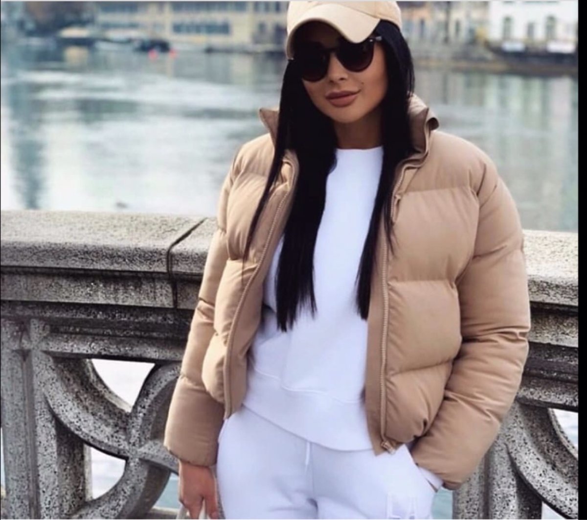 Пальто в спортивном стиле