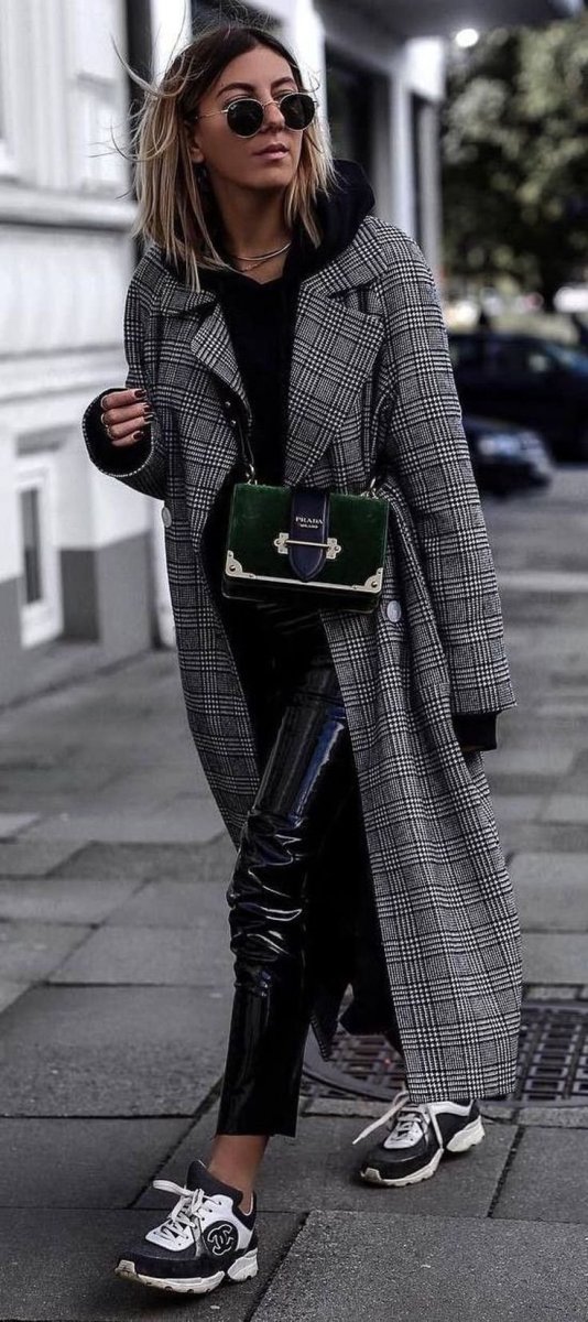 Пальто в спортивном стиле