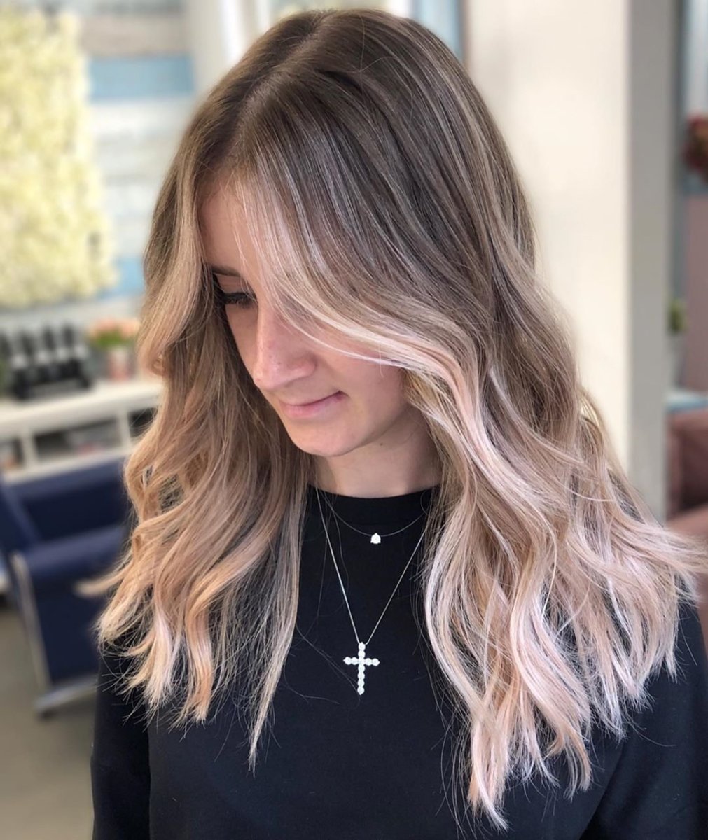 Окрашивание передних прядей волос