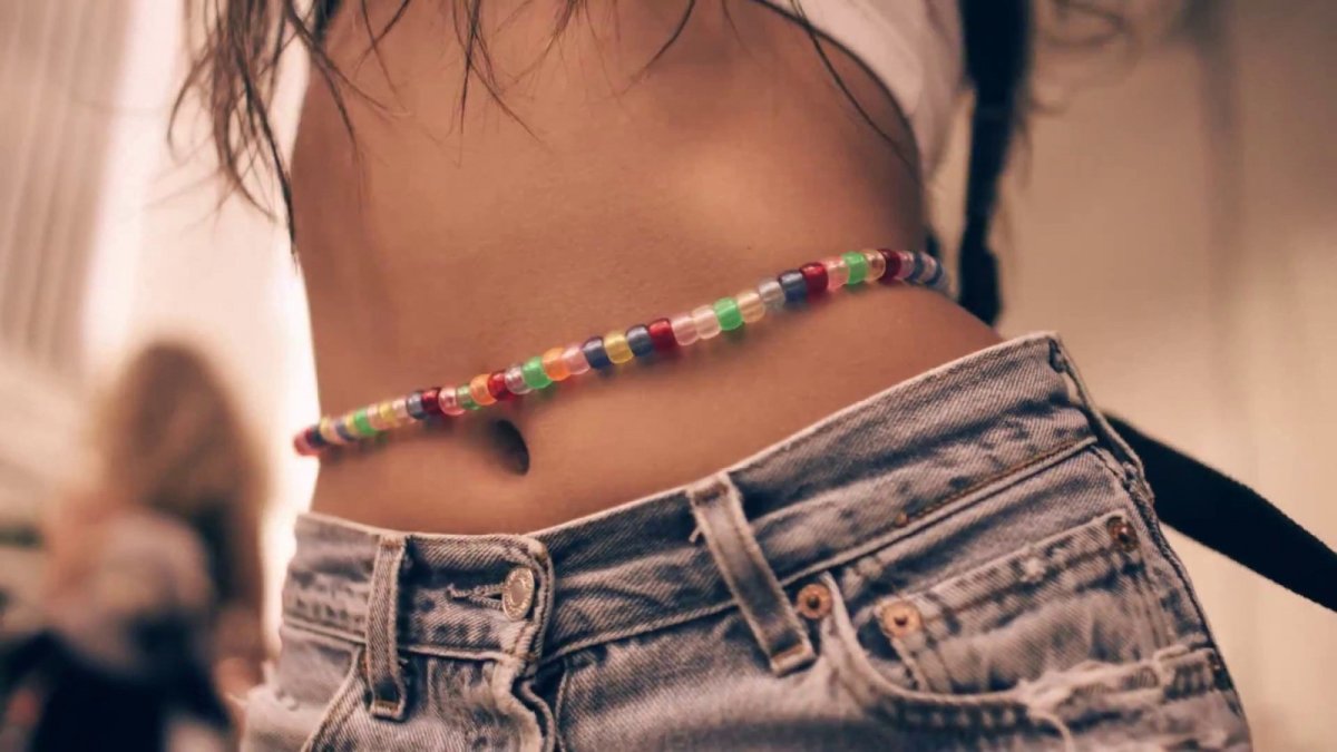 Девушки с открытым животиком