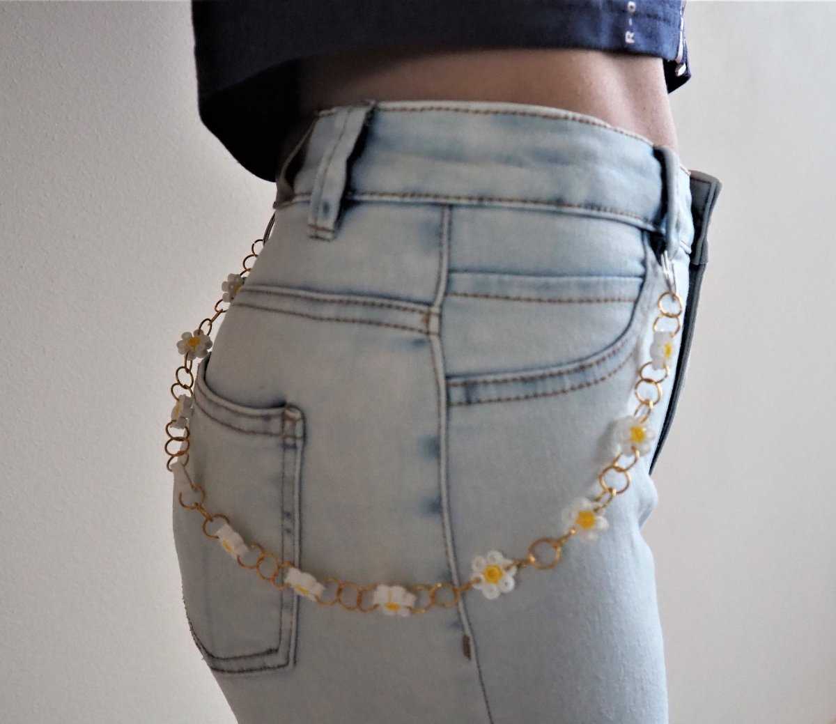 Цепочка из бисера на джинсы женская