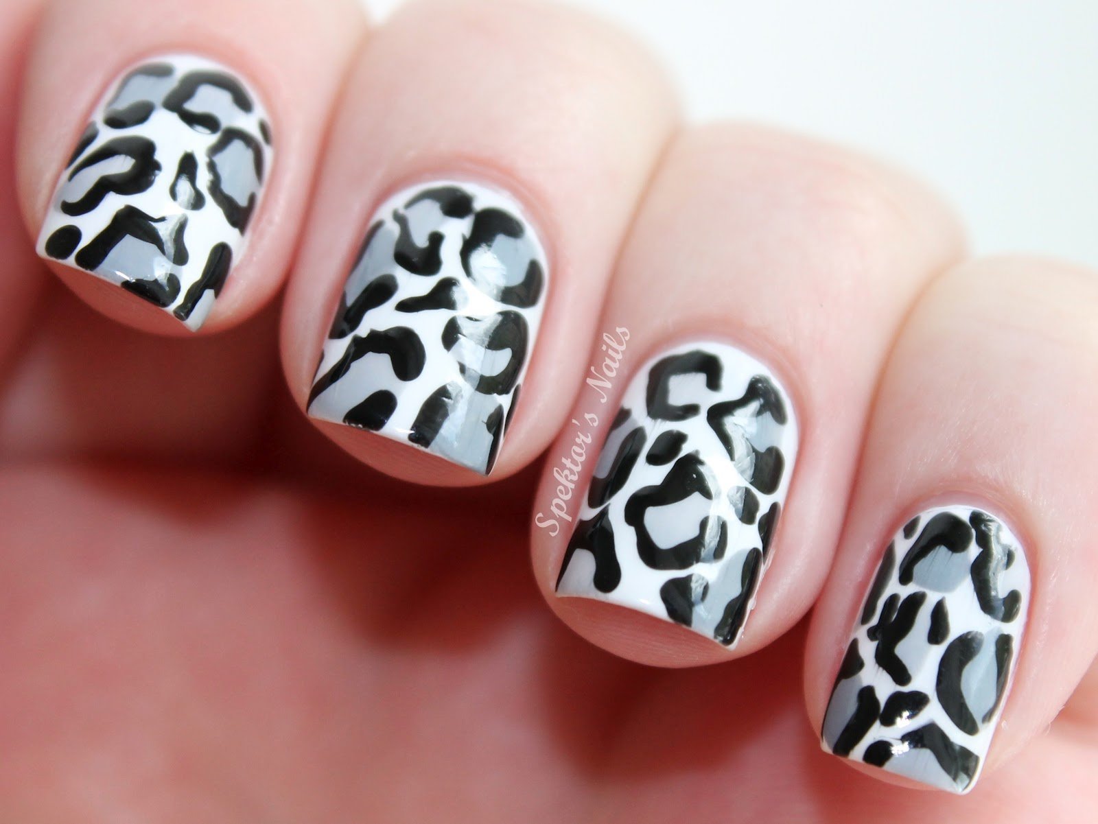 Дизайн ногтей с принтом. Принты на ногтях. Маникюр с леопардовым принтом. Леопардовый принт на ногтях. Ногти леопард.