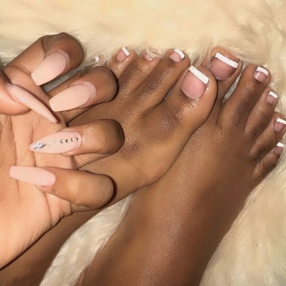 Педикюр нюд