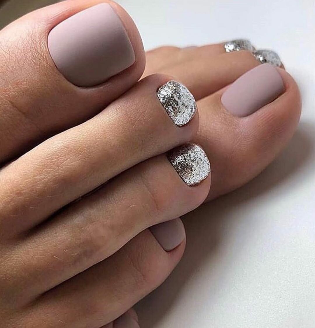 Педикюр 2022 нюдовый модные