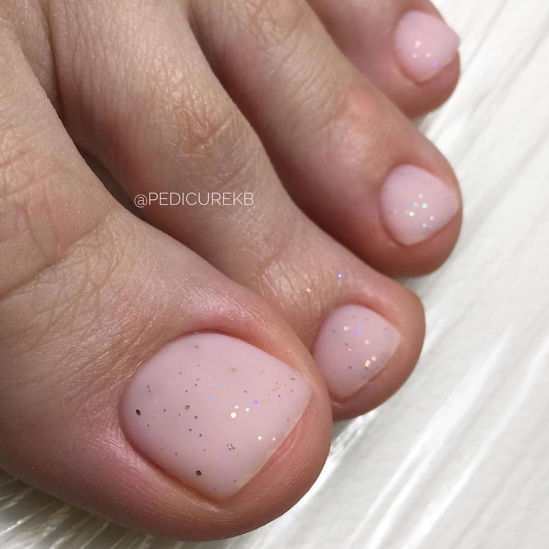 Педикюр нюд