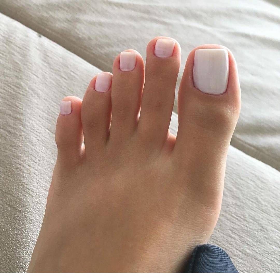 Женский педикюр