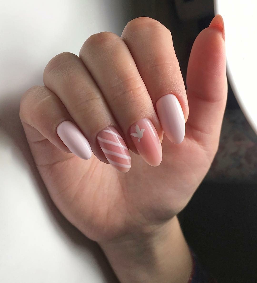 Розовый маникюр на короткие ногти