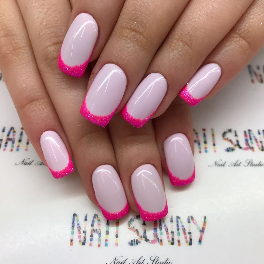 Маникюр на короткие ногти нежные однотонные