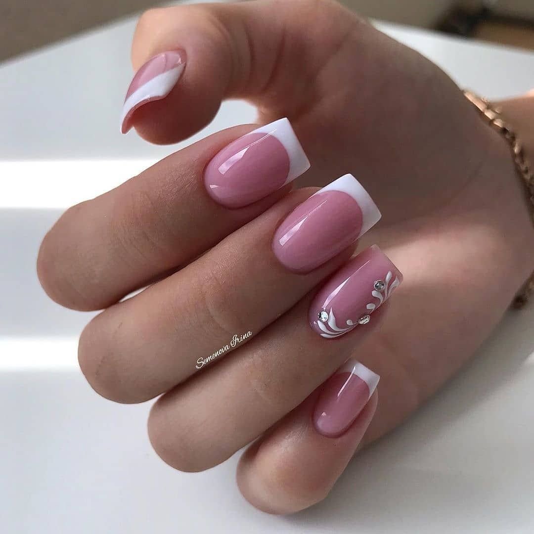 Наращивание ногтей розовые