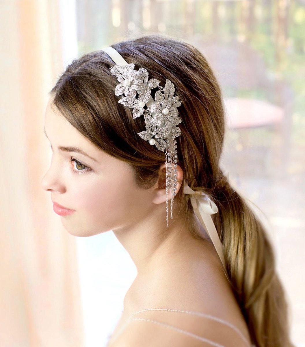 Прическа в стиле Гэтсби на длинные волосы