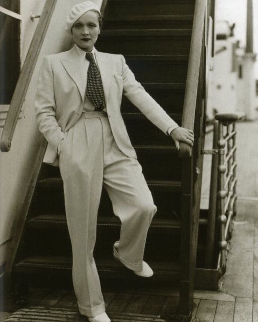 Грета Гарбо в мужском костюме