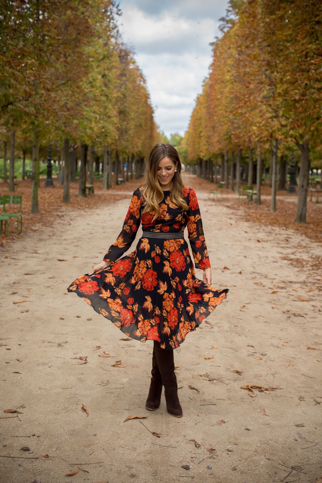 Главная роль осень. Осенние платья. Красивые платья на осень. Платье в стиле осень. Платье с листьями.