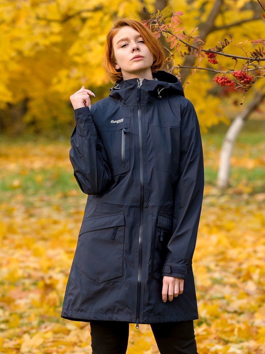 Куртка удлиненная для женщин. Плащ cop copine. Bergans плащ. Осенняя куртка. Куртки на осень.