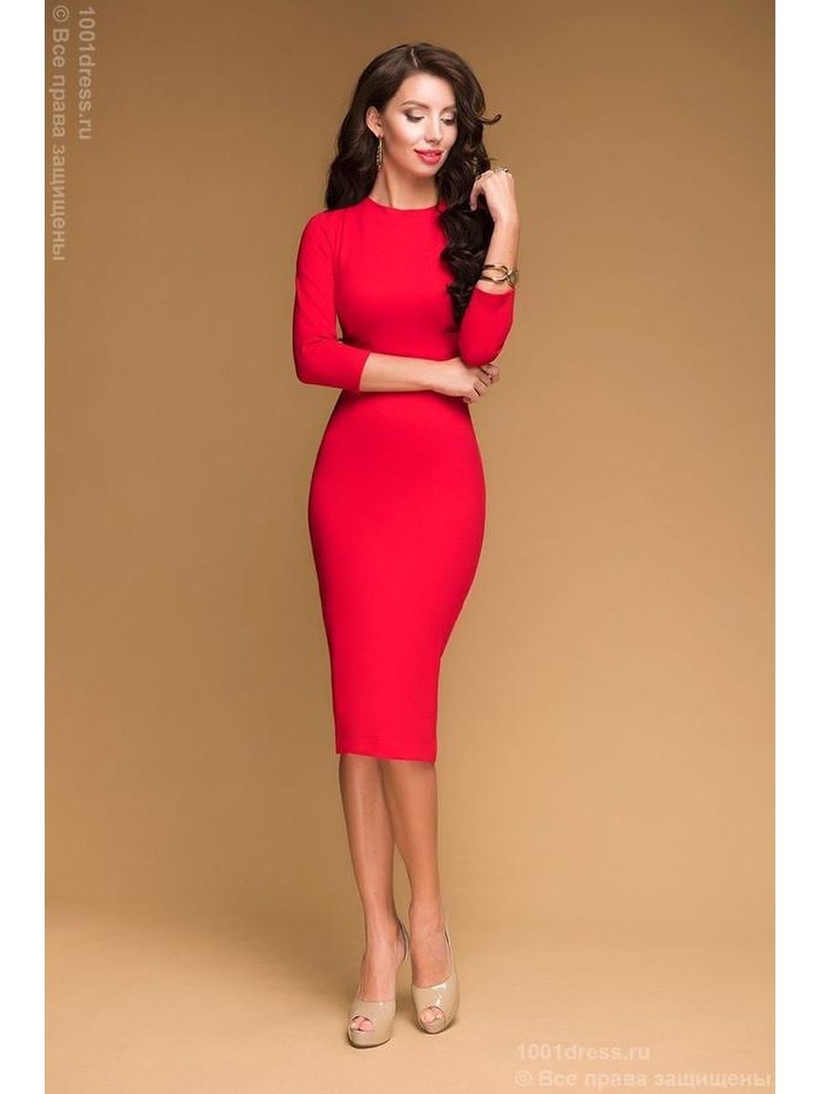 Платье красное трикотажное облегающее