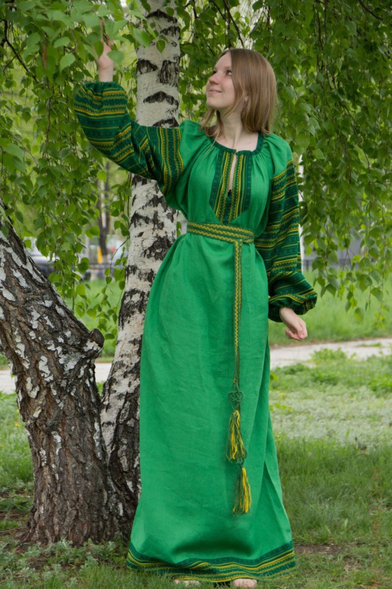 Платье в славянском стиле